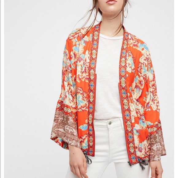 Free People Tops - FREE PEOPLE Wildflower Cinched Kimono